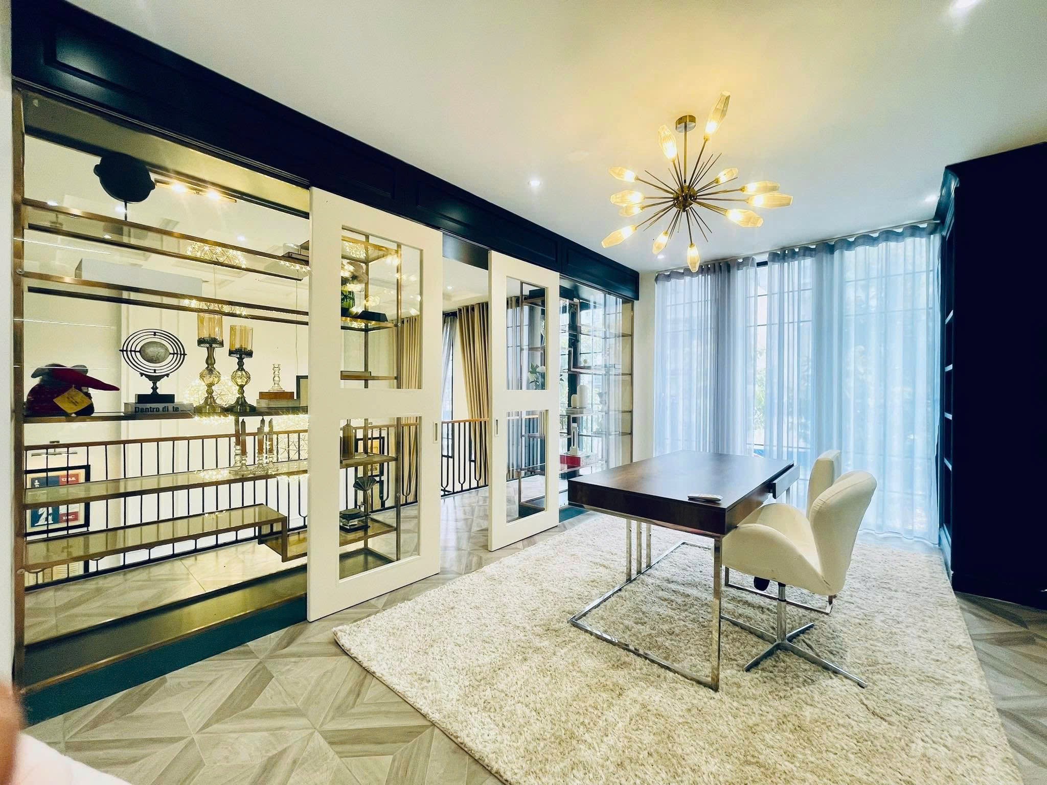 Cần bán Nhà mặt tiền Phường Phú Hữu, Quận 9, Diện tích 162m², Giá 20.5 Tỷ 6