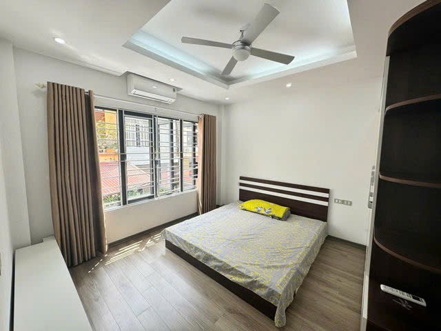 NHÀ MỚI ĐẸP - NGÕ Ô TÔ QUA NHÀ Nguyễn Văn Cừ 47M2 X 4 tầng, mặt tiền  4.1m, 10.2 tỷ Long Biên. 4