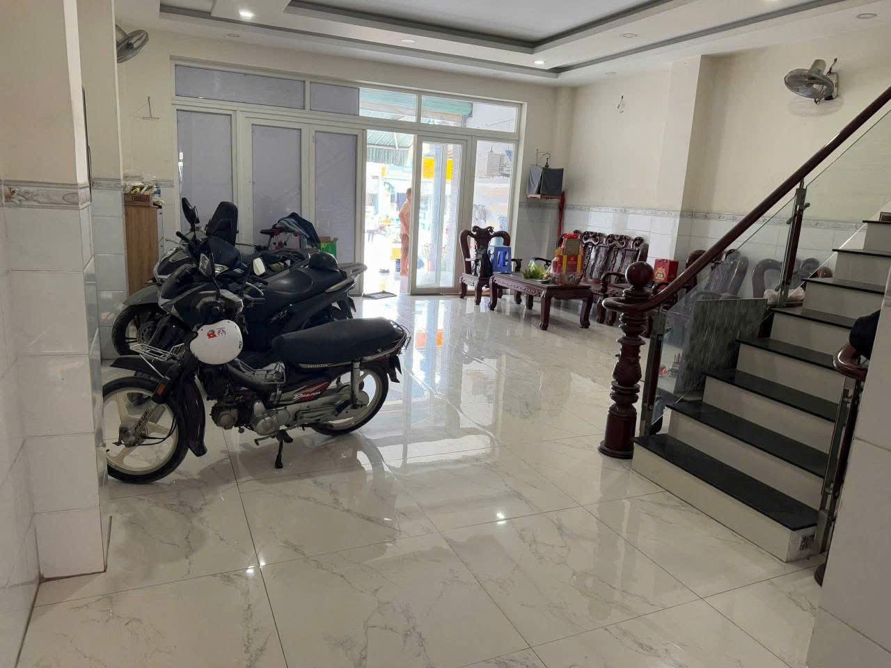 Cho thuê Nhà mặt tiền Phường Long Trường, Quận 9, Diện tích 136m², Giá 40 Triệu/tháng 3