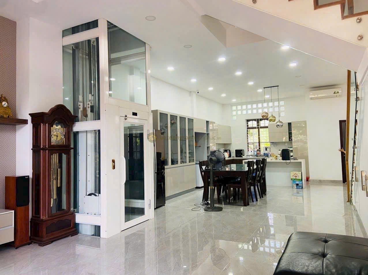 Cần bán Biệt thự Phường Thảo Điền, Quận 2, Diện tích 171m², Giá 65 Tỷ 2