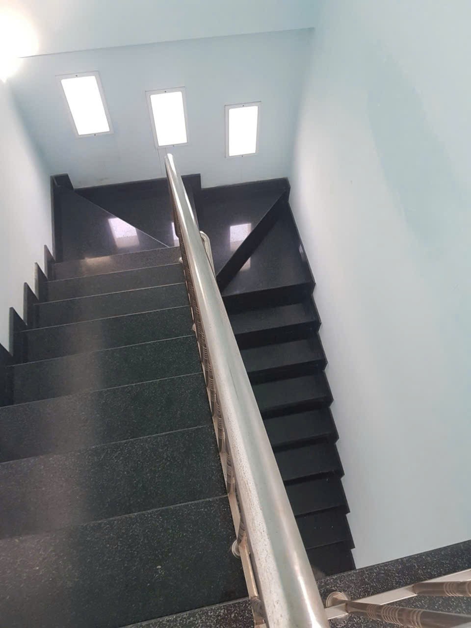 Nhà 2mt hẻm p Long Trường, tp Thủ Đức  dt 110m2 2 lầu 4pn 5wc giá 6,5 tỷ 6