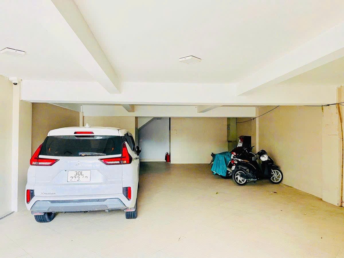 9 Tầng 1 Hầm Mặt Hồ Ba Mẫu Mặt Tiền 8.5M 115 Tỷ Nhà Đẹp Hầm 3 Ô TÔ 40 Xe Máy 5
