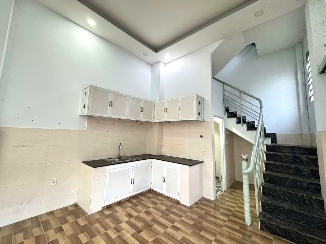 TIN ChẤN ĐỘNG, HẺM XE HƠI THÔNG, Gần Chợ Hiệp Bình, Thủ Đức, Dtsd 148m2 chỉ 3.15ty 3
