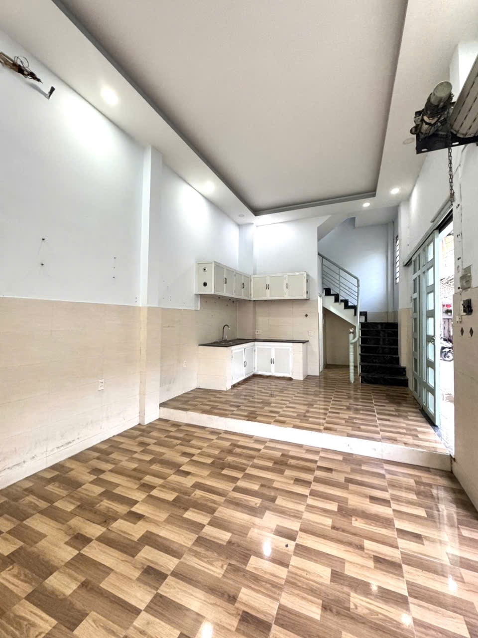 TIN ChẤN ĐỘNG, HẺM XE HƠI THÔNG, Gần Chợ Hiệp Bình, Thủ Đức, Dtsd 148m2 chỉ 3.15ty 4