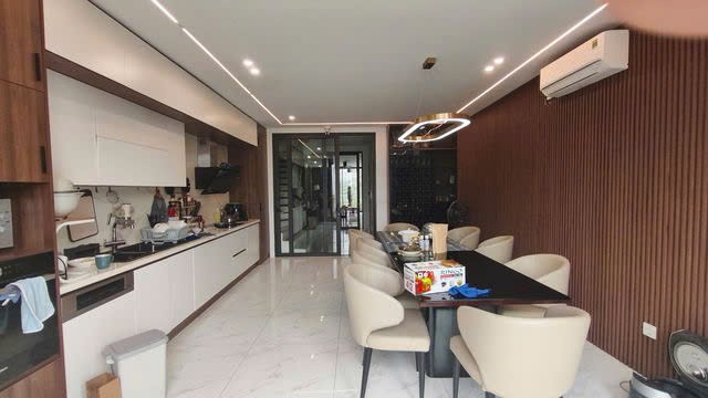 NHÀ MỚI ĐẸP DÂN XÂY 6 TẦNG THANG MÁY,Tư Đình-Long Biên  97/120m2, 6 tầng, mặt tiền 5.5m, 19 tỷ. 5