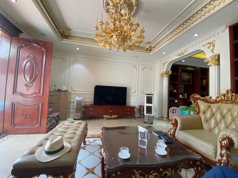 Cần bán 75m2, lưu không 25m, nhà 5 tầng tại tổ 5 Giang Biên. Đỗ ô tô trước cửa, view cực thoáng 2
