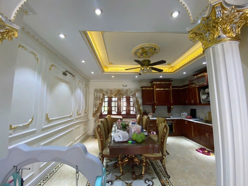 Cần bán 75m2, lưu không 25m, nhà 5 tầng tại tổ 5 Giang Biên. Đỗ ô tô trước cửa, view cực thoáng 3