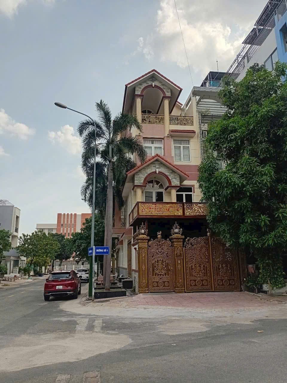Cần bán Nhà mặt tiền Dĩ An, Bình Dương, Diện tích 100m², Giá 013.7 Tỷ 4