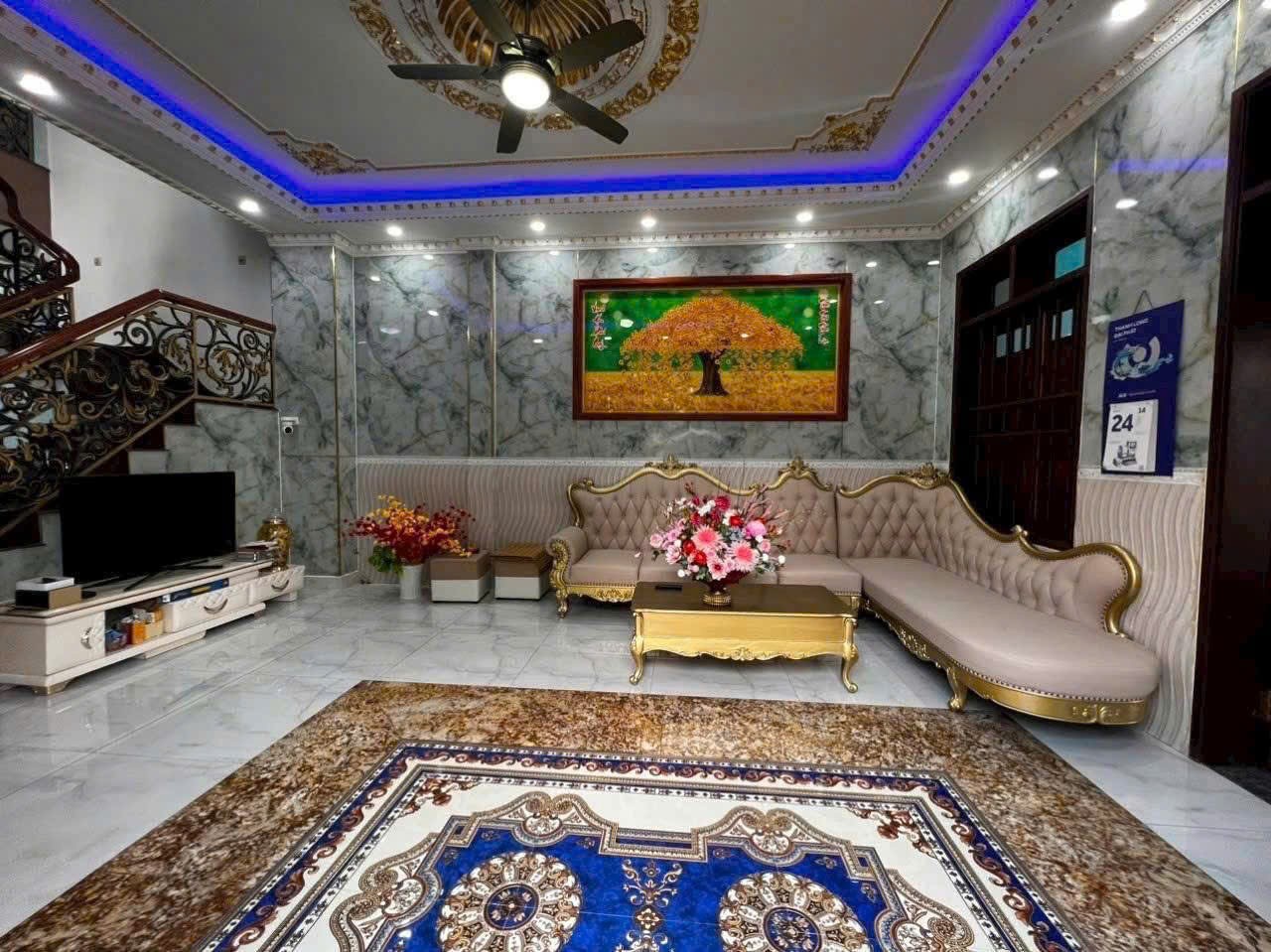 Cần bán Nhà mặt tiền Dĩ An, Bình Dương, Diện tích 100m², Giá 013.7 Tỷ 5