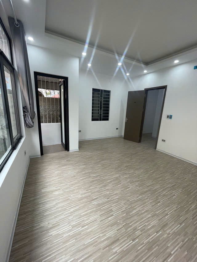 NHÀ ĐẸP NGÕ THÔNG Hoàng Như Tiếp 51/56m2, 4 tầng,mặt tiền 4.3m, 8.4 tỷ Long Biên. 4