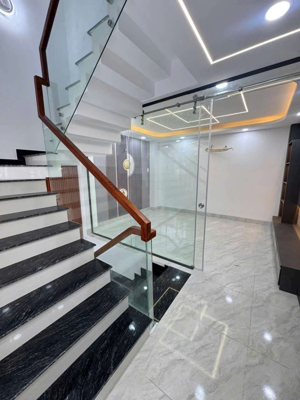 Nhà / Bình Trị Đông,p Bình Trị Đông dt 48m2 3 lầu 4pn 3wc giá 5,8 tỷ 8
