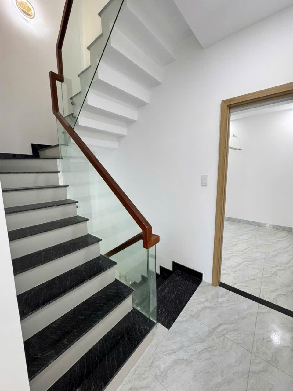 Nhà / Bình Trị Đông,p Bình Trị Đông dt 48m2 3 lầu 4pn 3wc giá 5,8 tỷ 10