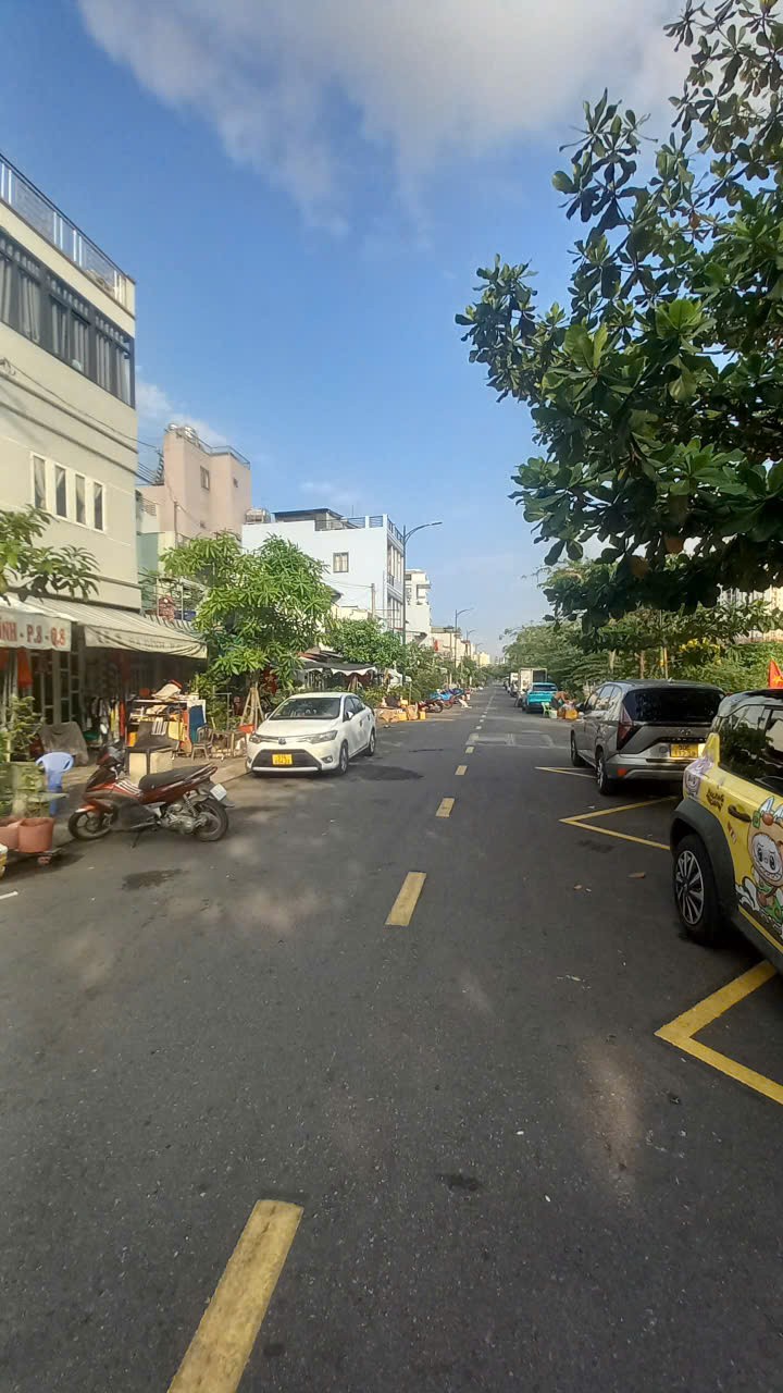 CẦN TIỀN BÁN GẤP NHÀ MT BA ĐÌNH, P8, Q8, VIEW SÔNG, DT: 40M2(4 X 10M) CHỈ 5.2 TỶ 3