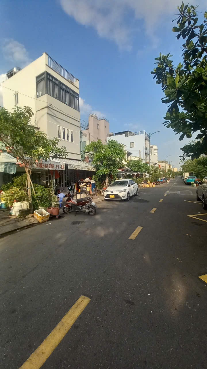 CẦN TIỀN BÁN GẤP NHÀ MT BA ĐÌNH, P8, Q8, VIEW SÔNG, DT: 40M2(4 X 10M) CHỈ 5.2 TỶ 5