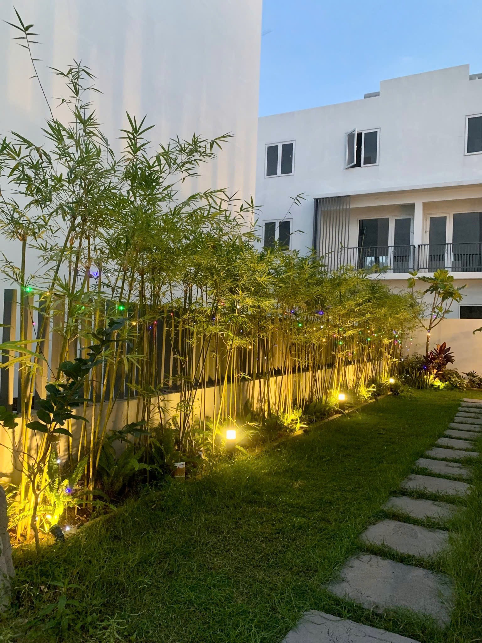 Cho thuê Nhà mặt tiền Phường Phú Hữu, Quận 9, Diện tích 162m², Giá 028 Triệu/tháng 10