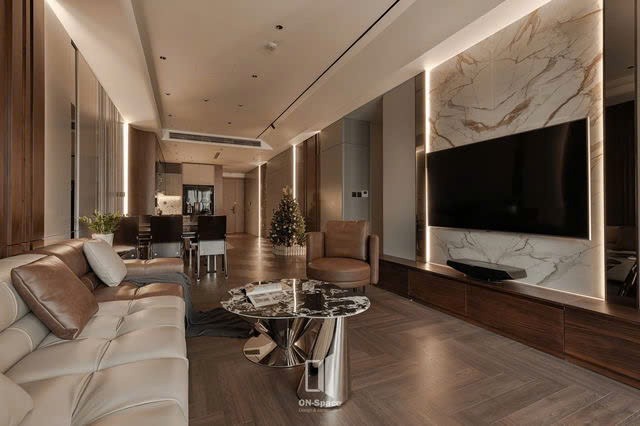 NHÀ MỚI Ô TÔ QUA - VÀO NHÀ  Vũ Xuân Thiều-Long Biên 60m2, 7 tầng,19 tỷ. 2