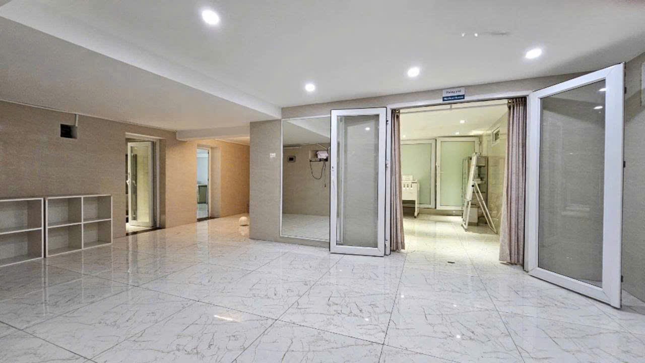 Cho thuê Biệt thự Phường Thảo Điền, Quận 2, Diện tích 867m², Giá Thương lượng 2