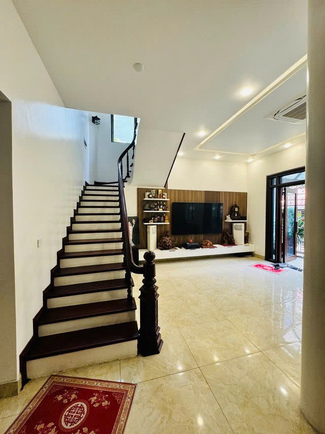 NHÀ MỚI NGÕ THÔNG Ô TÔ VÀO NHÀ  Ngọc Thụy-Long Biên 200 m2,X 4 tầng, mặt tiền 12m, 25 tỷ. 5