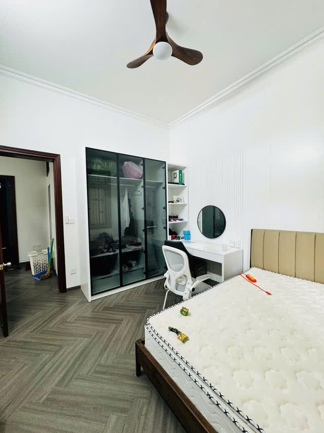 NHÀ MỚI NGÕ THÔNG Ô TÔ VÀO NHÀ  Ngọc Thụy-Long Biên 200 m2,X 4 tầng, mặt tiền 12m, 25 tỷ. 4