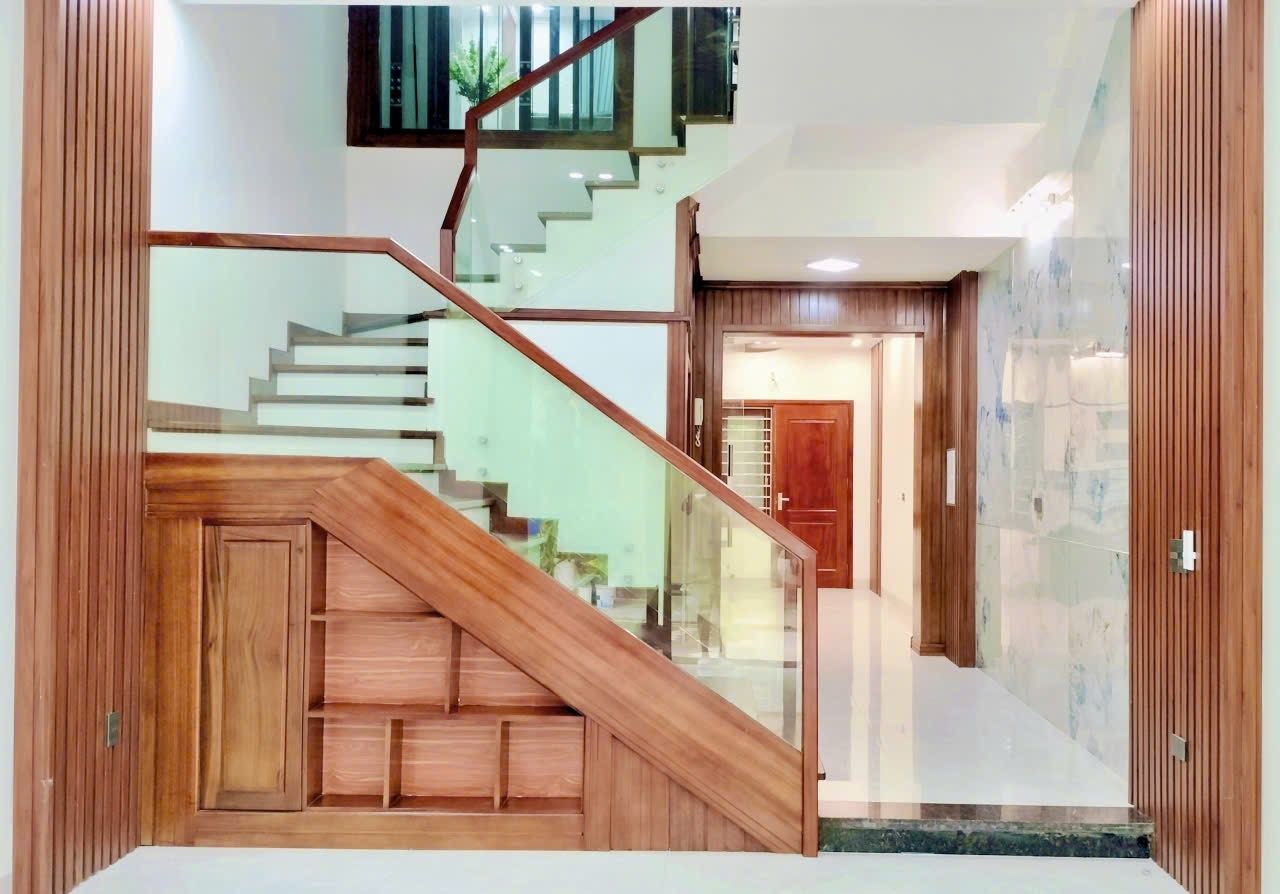 Bán nhà 4 tầng thang máy đẹp, KĐT An Phú, ph Lê Thanh Nghị, TP HD, 67.5m2, 4 ngủ, gara oto