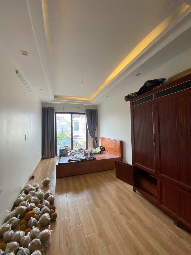 BÁN NHÀ THƯỢNG THANH – 5 TẦNG – GẦN Ô TÔ – CÓ CHỜ THANG MÁY 5