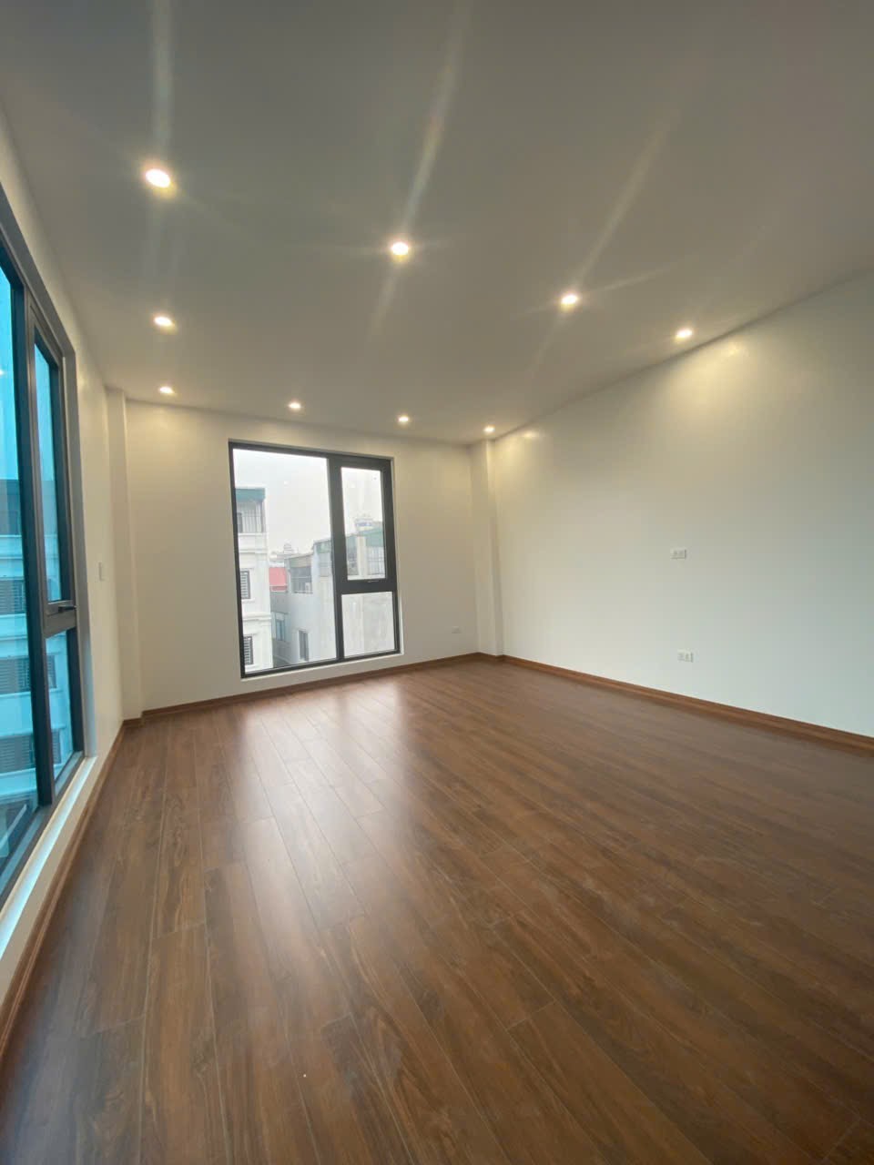 BÁN NHÀ PHÂN LÔ ĐẶNG VŨ HỶ – LONG BIÊN – 6 TẦNG THANG MÁY – Ô TÔ TRÁNH – 2 MẶT THOÁNG 3