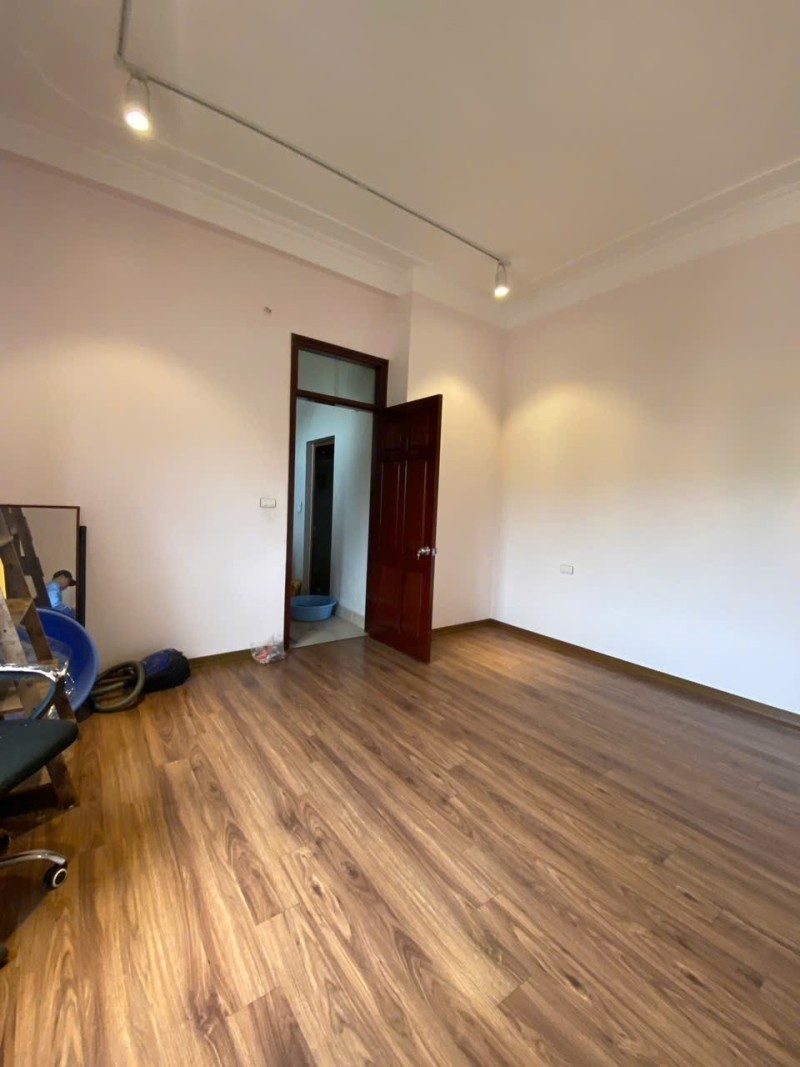 TƯ ĐÌNH – LONG BIÊN  56m² – 4 TẦNG – Ô TÔ VÀO NHÀ – Ô CHỜ THANG MÁY 5