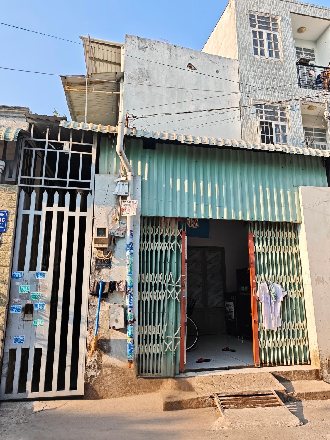 70M2 2 TẦNG– HẺM NHỰA 6M SÁT MẶT TIỀN – 1 KIOT VÀ 6 PHÒNG TRỌ – 3,5 TỶ 2