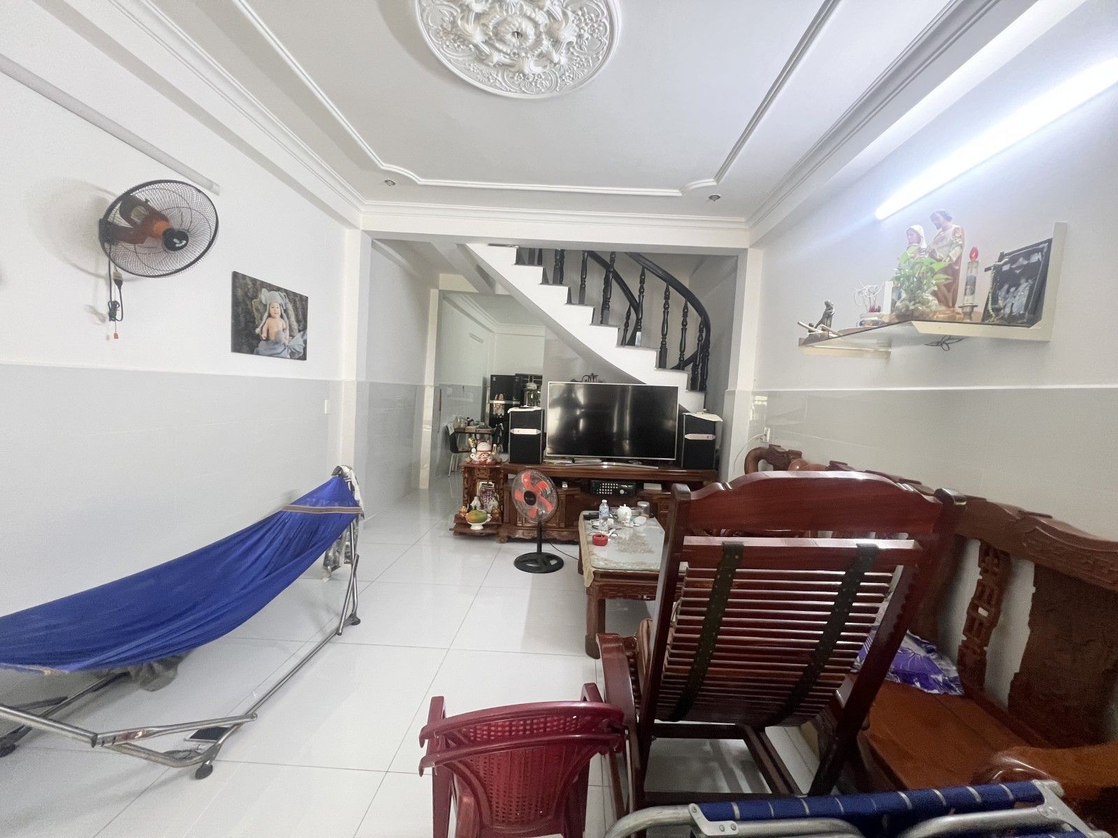 NHÀ 60M2 2 LẦU ĐÚC - HẺM RỘNG ĐẬU XE HƠI THOẢI MÁI - NGAY CÁ SẤU HOA CÀ KHA VẠN CÂN 7