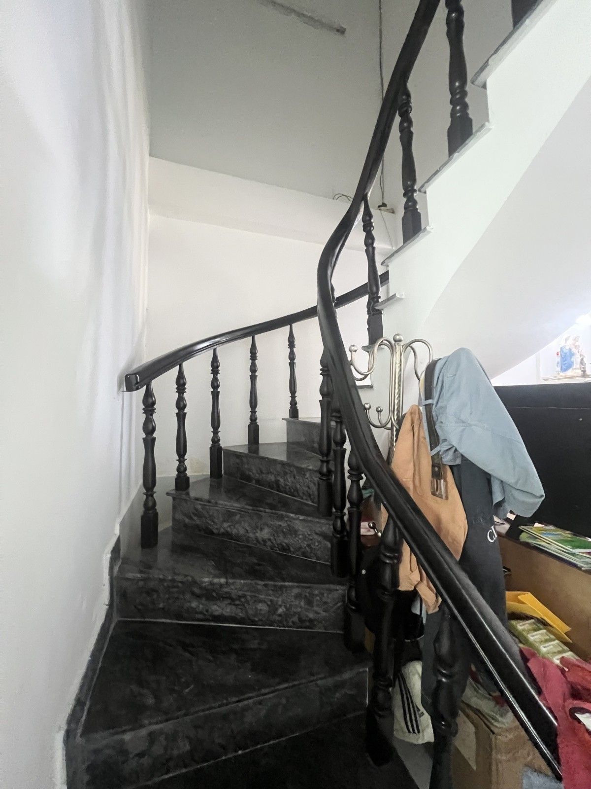 NHÀ 60M2 2 LẦU ĐÚC - HẺM RỘNG ĐẬU XE HƠI THOẢI MÁI - NGAY CÁ SẤU HOA CÀ KHA VẠN CÂN 2