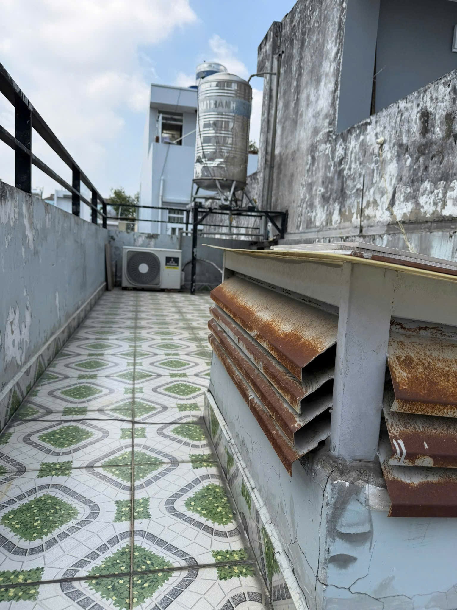 SÁT MẶT TIỀN HẬU GIANG Q6 24M2 3 TẦNG BTCT 3PN 3WC SHR NHỈNH 3 TỶ 8