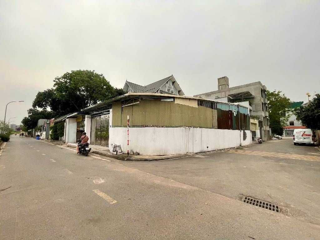 Bán đất ngõ 437 Ngọc Thuỵ 62m oto vào đất chỉ hơn 9 tỷ còn tl 3