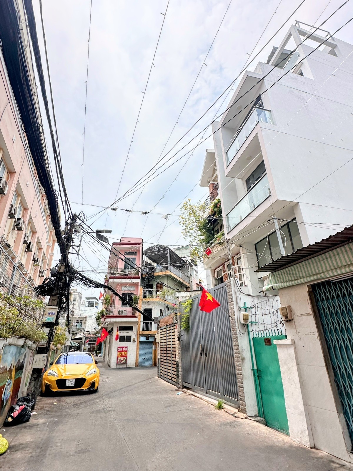 TÒA NHÀ LÊ VĂN DUYỆT 80m2 - 7 TẦNG THANG MÁY - SÁT Q1 - DOANH THU 55TR/THÁNG 9