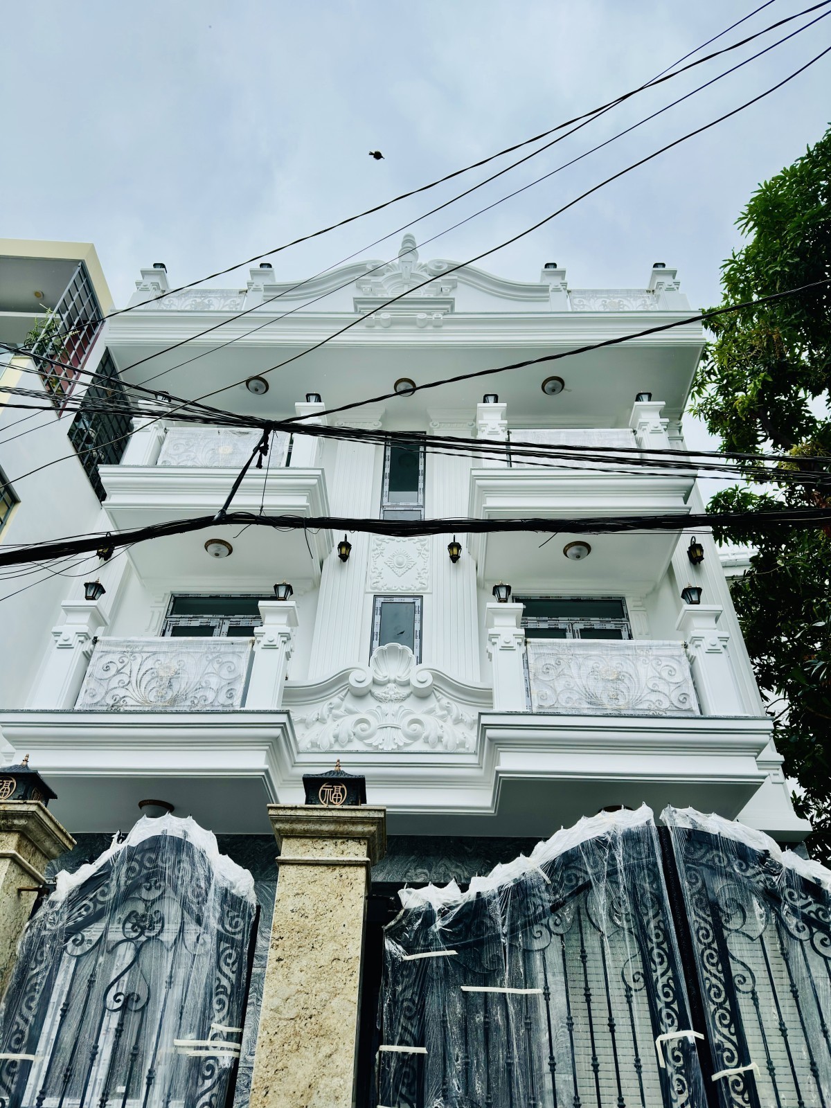 TÒA NHÀ CHDV CAO CẤP BÌNH THẠNH - 164m2 NGANG 8.5M CỰC HIẾM - DOANH THU 140TR/THÁNG 10
