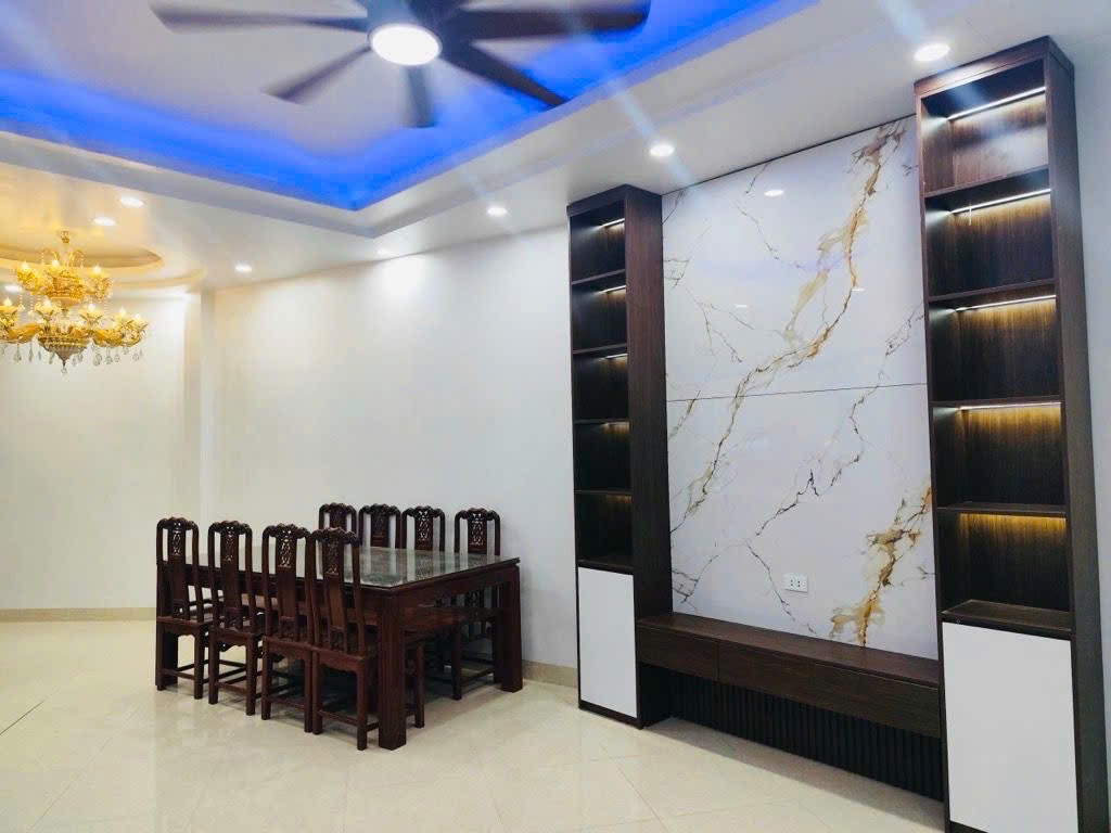 Hạ chào 1 tỷ nhà phố Nguyễn Trãi nhà 5 tầng thang máy, giá đầu tư gần 60 m2 chỉ 5