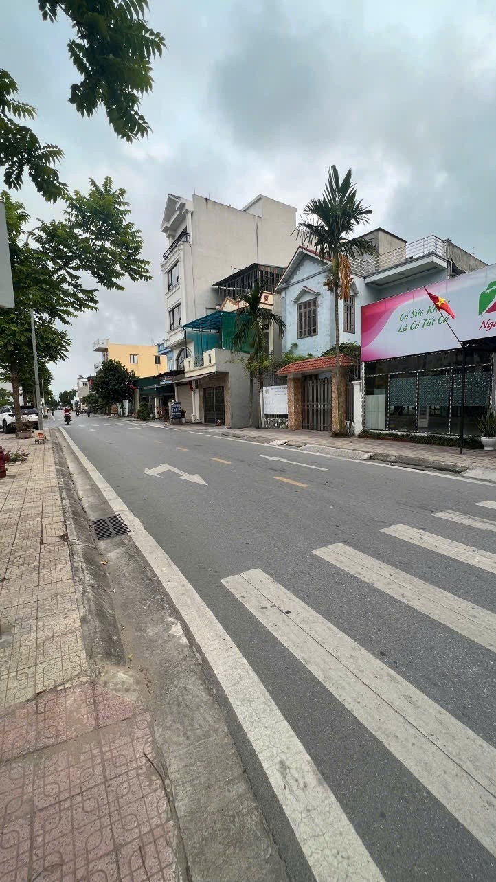 hàng hiếm bán đất lô góc đẹp rộng gần 130m2 ngay khu C - kdt Vũ Phúc sầm uất 2