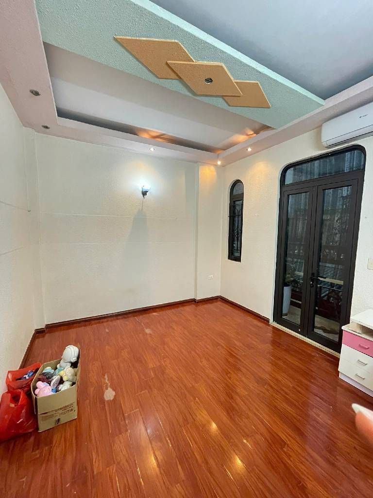 Cần bán Nhà mặt tiền đường Hoàng Mai, Phường Hoàng Văn Thụ, Diện tích 40m², Giá 8.6 Tỷ 6