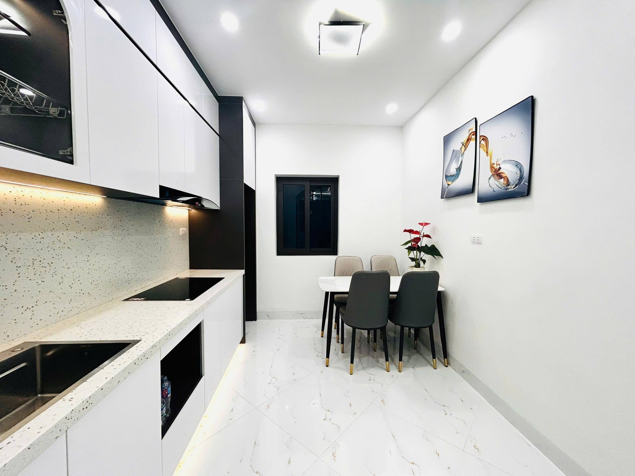 Bán nhà đẹp 33 m2 full nội thất 109 Quan Nhân 3