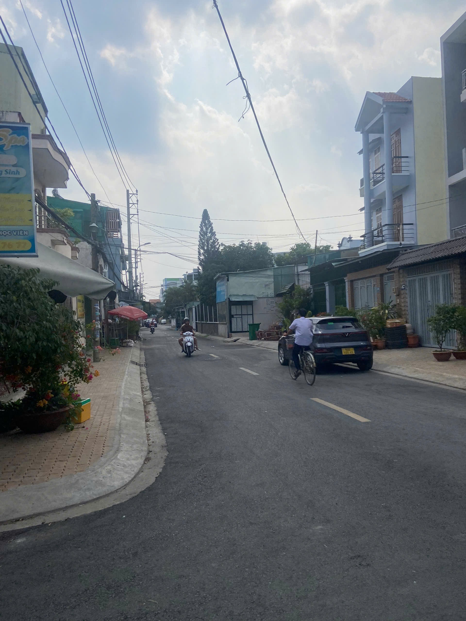 NGUYÊN CĂN MẶT TIỀN MỚI XÂY NGAY COOPMART BÌNH TRIỆU TRẸT 3LAU,THANG MÁY ,GIÁ 20TR 3