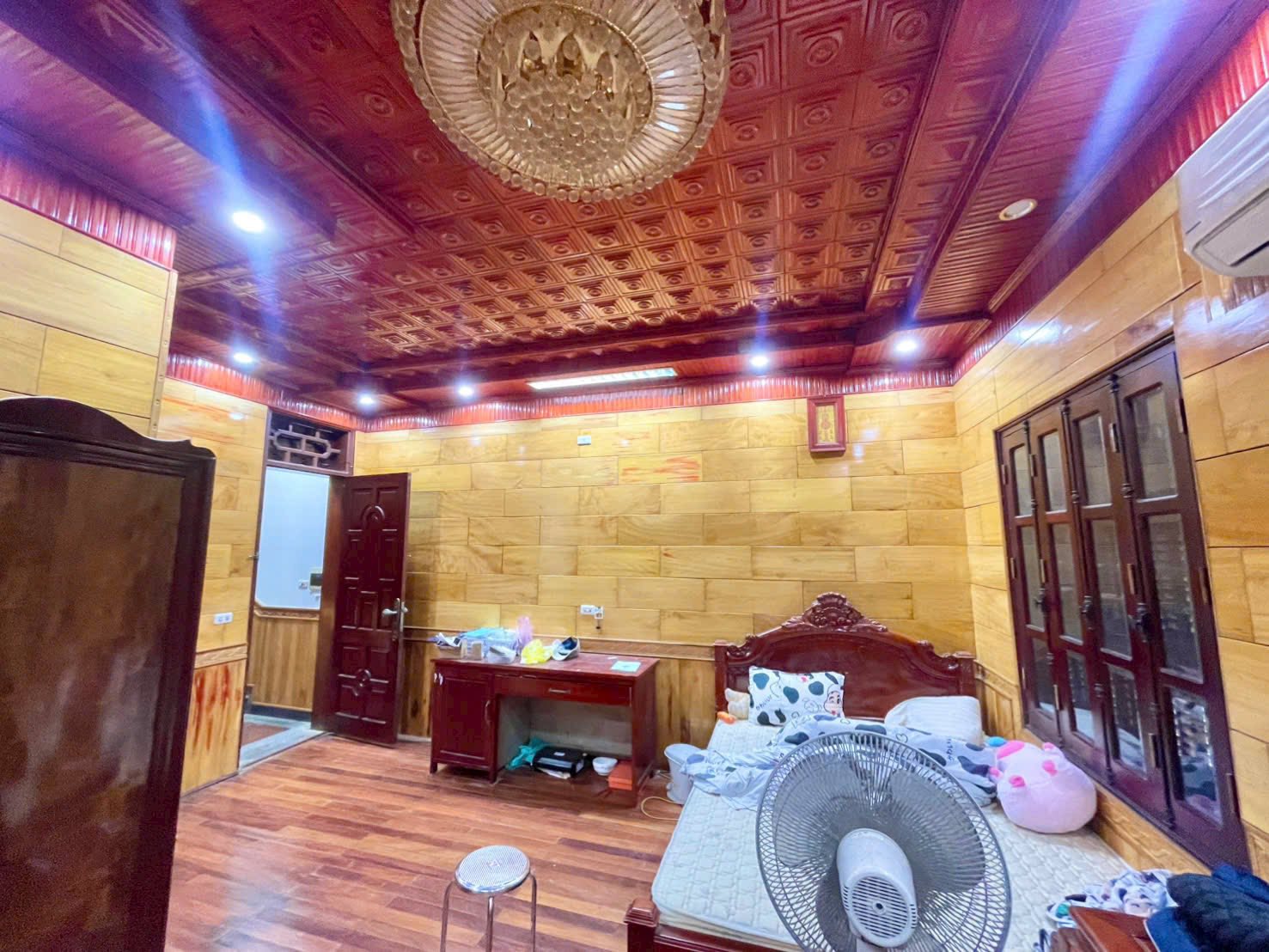 Bán căn nhà mặt phố khu Đông Nam Cường, TP Hải Dương, 70m2, mt 10m, 3.5 tầng, 3 ngủ 4
