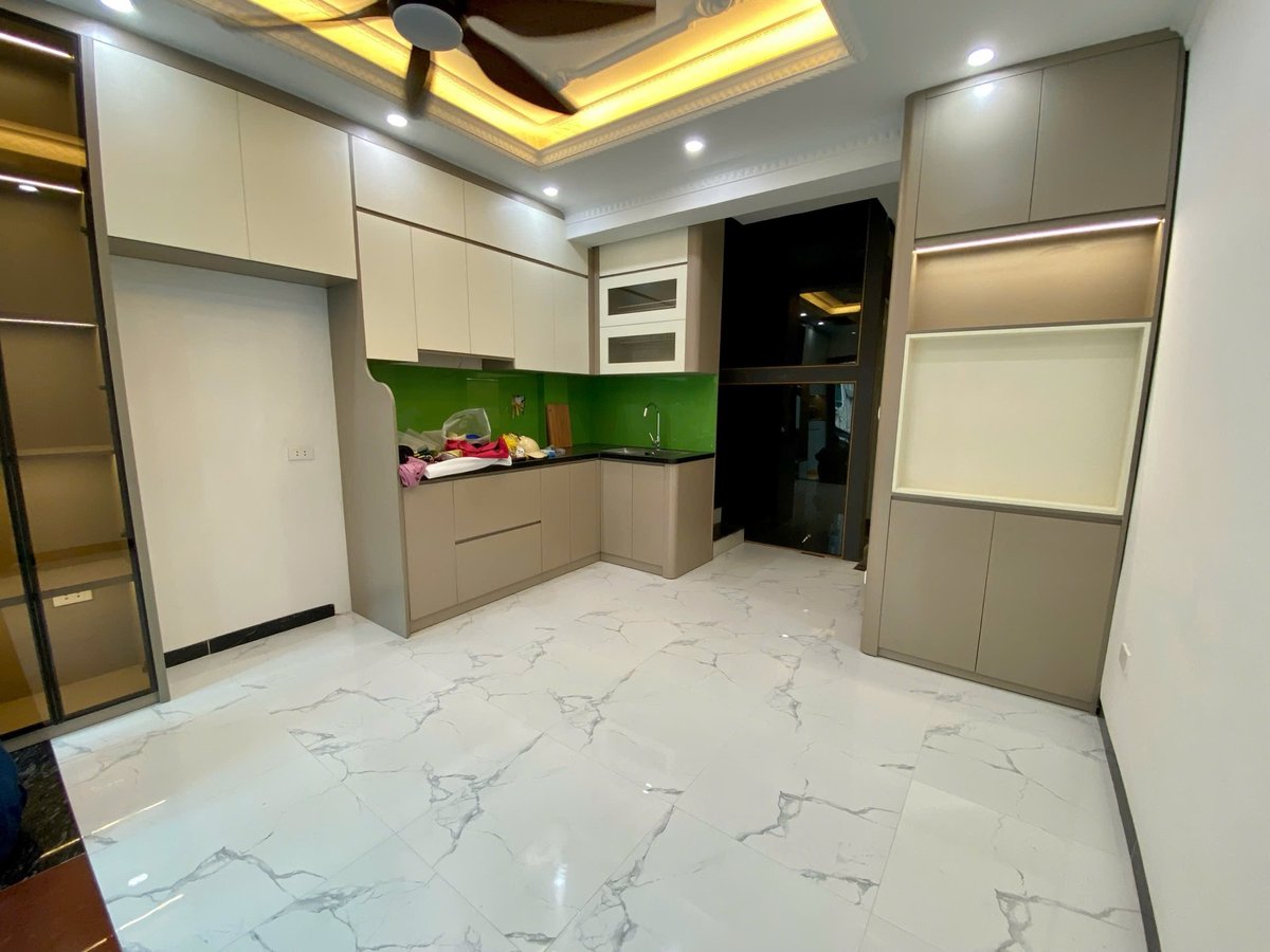 Bán nhà 30m2 xây 5 tầng thang máy mặt ngõ 296 Minh Khai 3