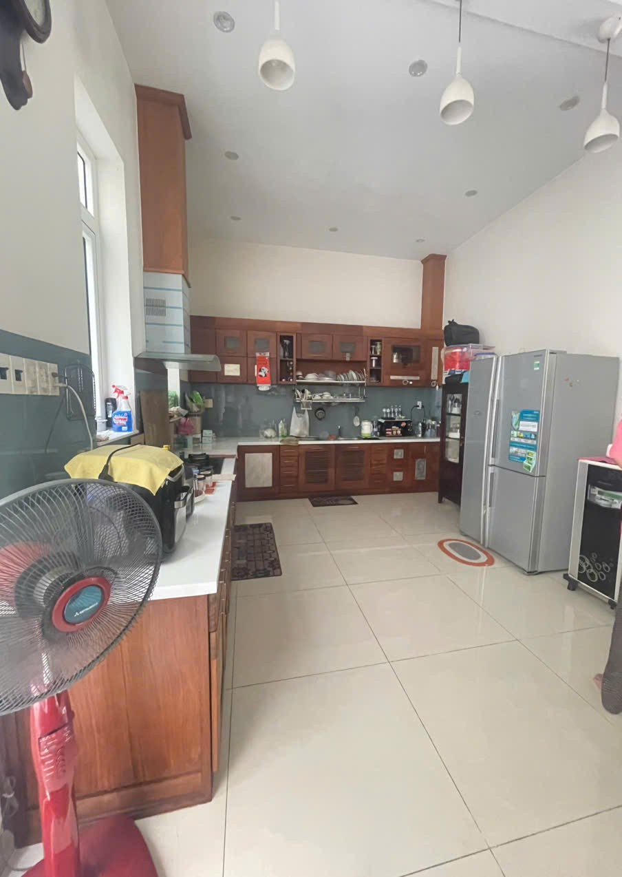 Bán nhà Quận 7 đường số 45 Tân Quy cũ dt 8x18m 2 lầu áp mái giá 33 tỷ 4