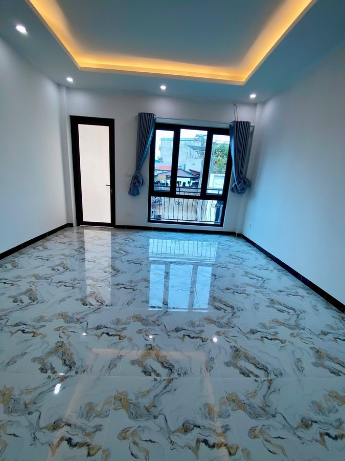 Bán nhà 30m2 xây 5 tầng thang máy mặt ngõ 296 Minh Khai 4