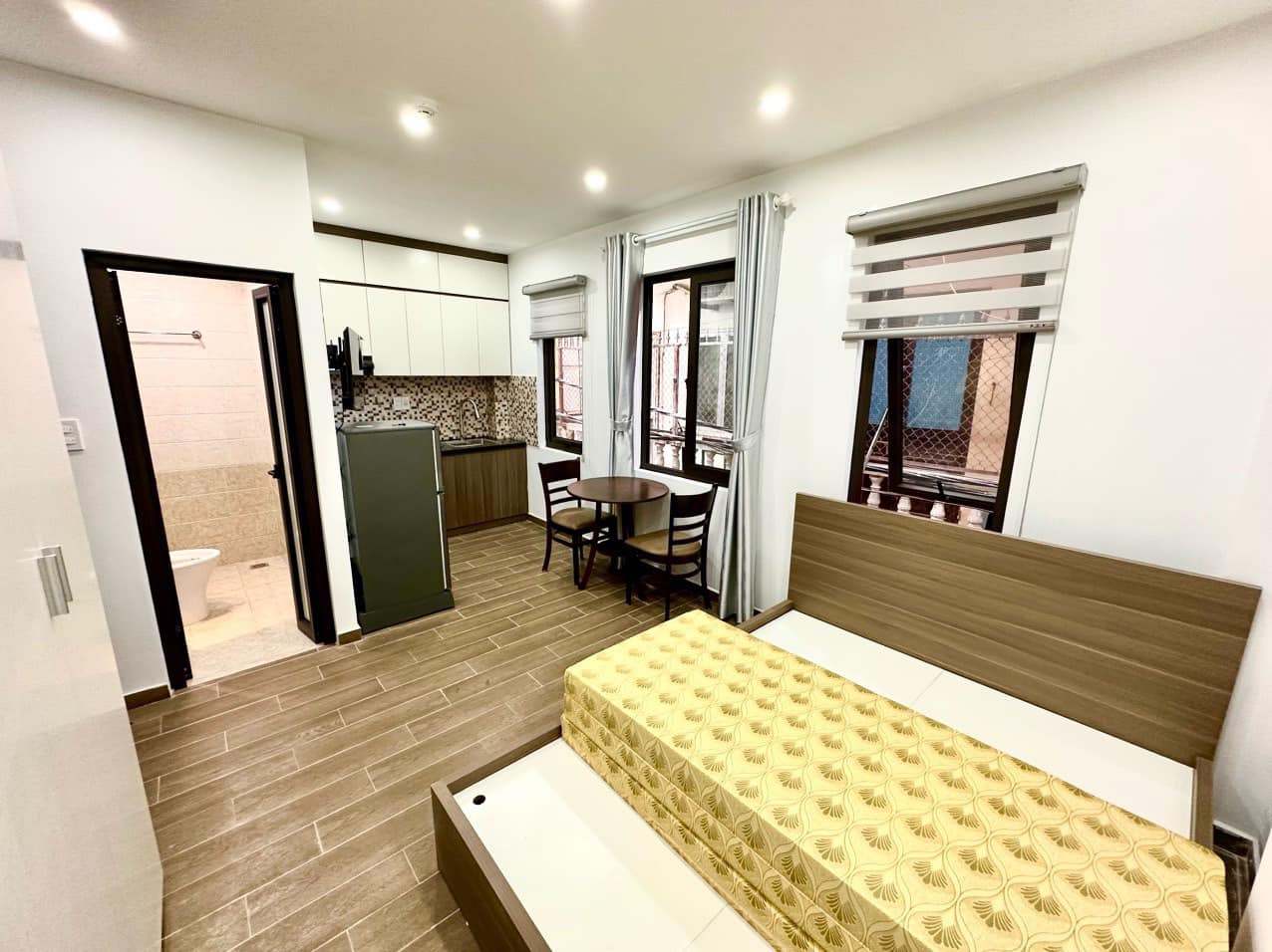 PHÒNG TRỌ TRIỀU KHÚC THANG MÁY FULL NỘI THẤT GIÁ CHỈ 3TR - LH 0379.28.3456 3