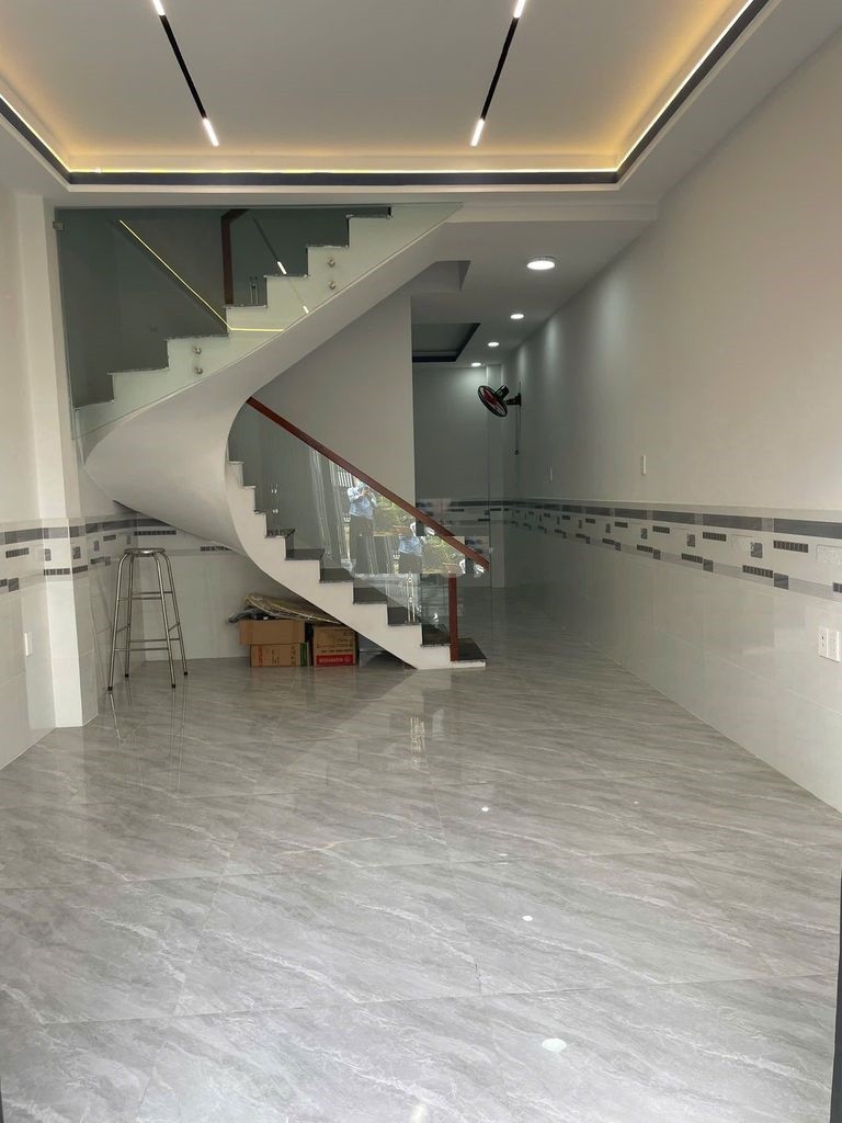 NHÀ MỚI XÂY HẺM 718 QUỐC LỘ 13 TRỆT 1 LẦU 2PN, 2WC GIÁ 12TR 3