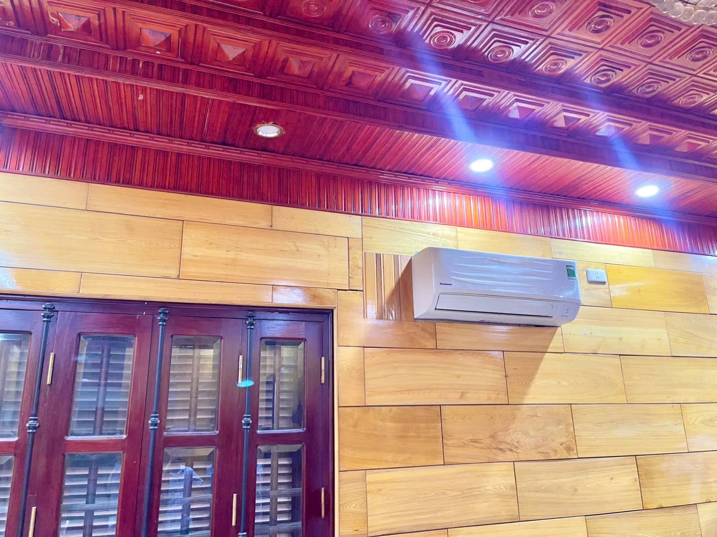 Bán căn nhà mặt phố khu Đông Nam Cường, TP Hải Dương, 70m2, mt 10m, 3.5 tầng, 3 ngủ 6