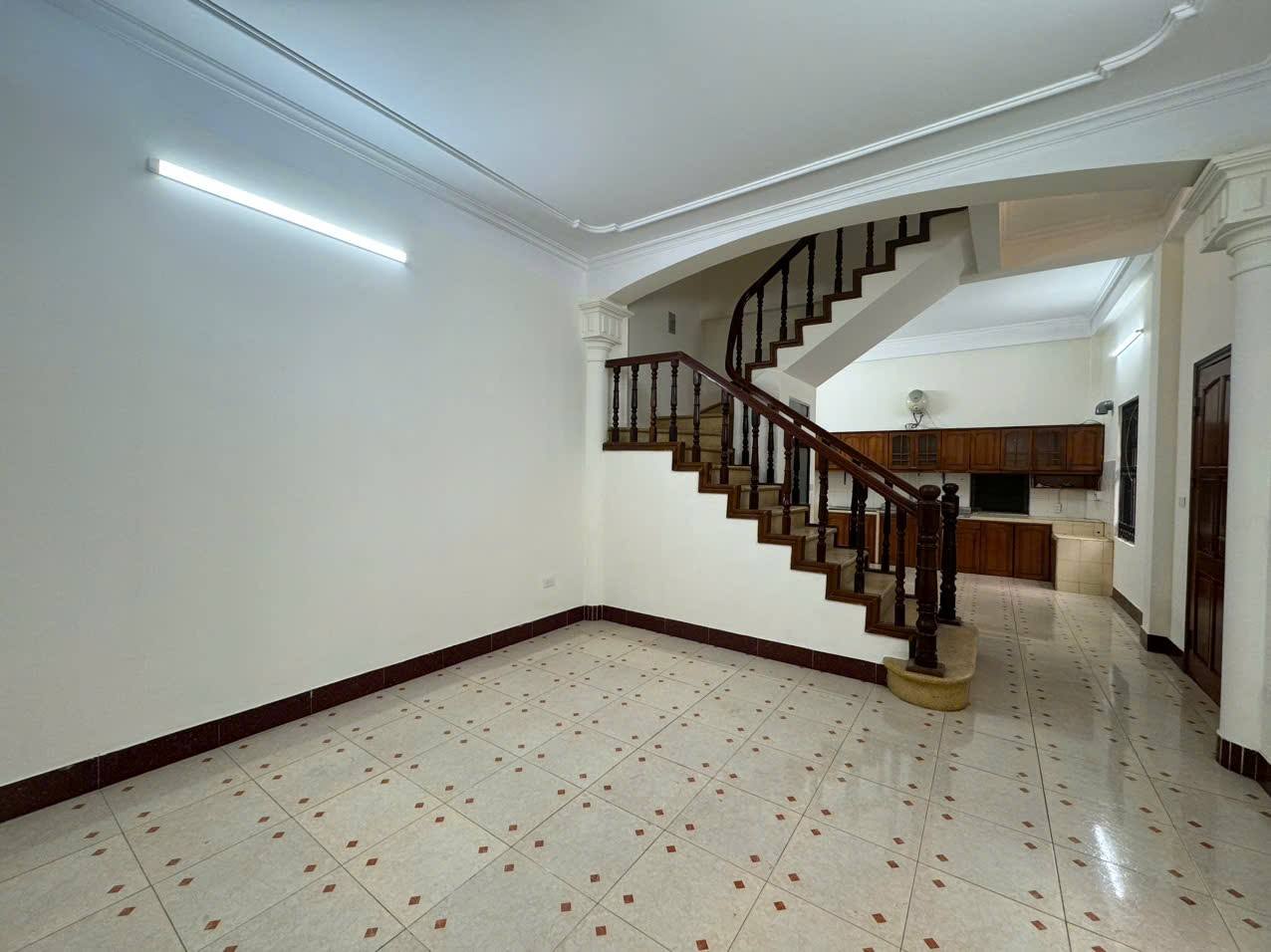 BÁN NHÀ NGUỴ NHƯ KON TUM, DT40M2 5T PHÂN LÔ VỈA HÈ, OTO TRÁNH, KINH DOANH, VP, NHỈNH 20 TỶ 3