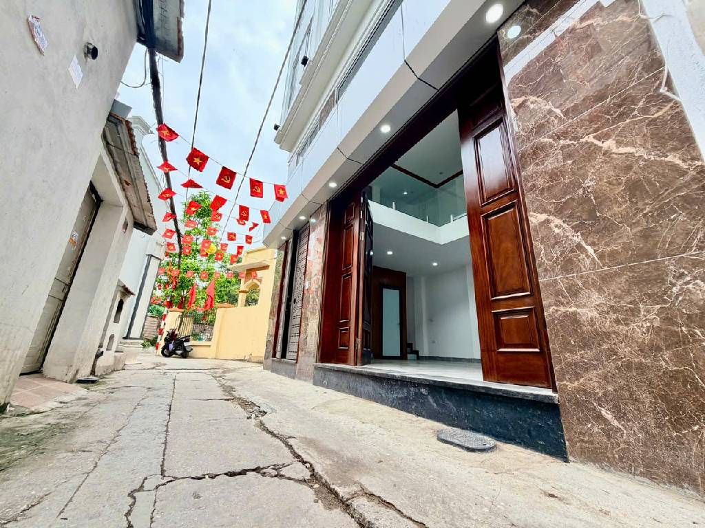 Cần bán Nhà mặt tiền đường Khuyến Lương, Phường Lĩnh Nam, Diện tích 42m², Giá 9.5 Tỷ 2
