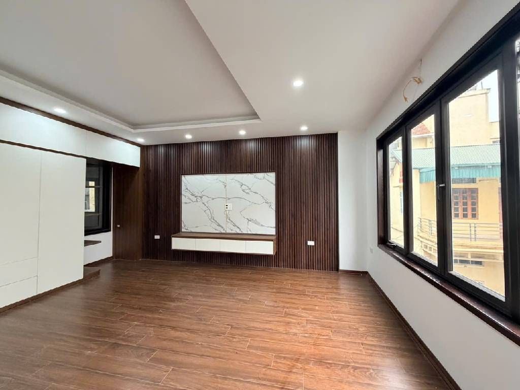 Cần bán Nhà mặt tiền đường Khuyến Lương, Phường Lĩnh Nam, Diện tích 42m², Giá 9.5 Tỷ 4