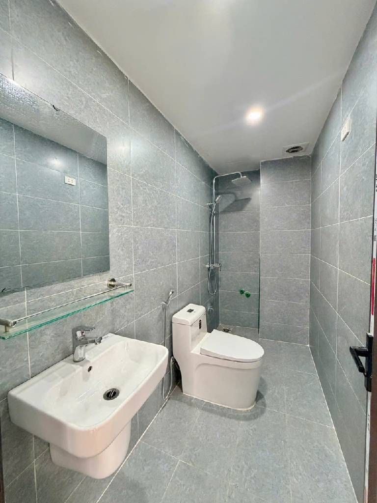 Cần bán Nhà mặt tiền đường Khuyến Lương, Phường Lĩnh Nam, Diện tích 42m², Giá 9.5 Tỷ 6
